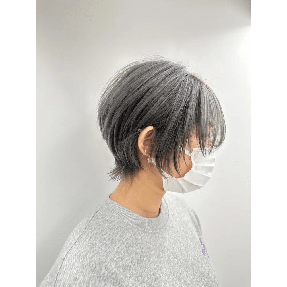女性 アッシュ